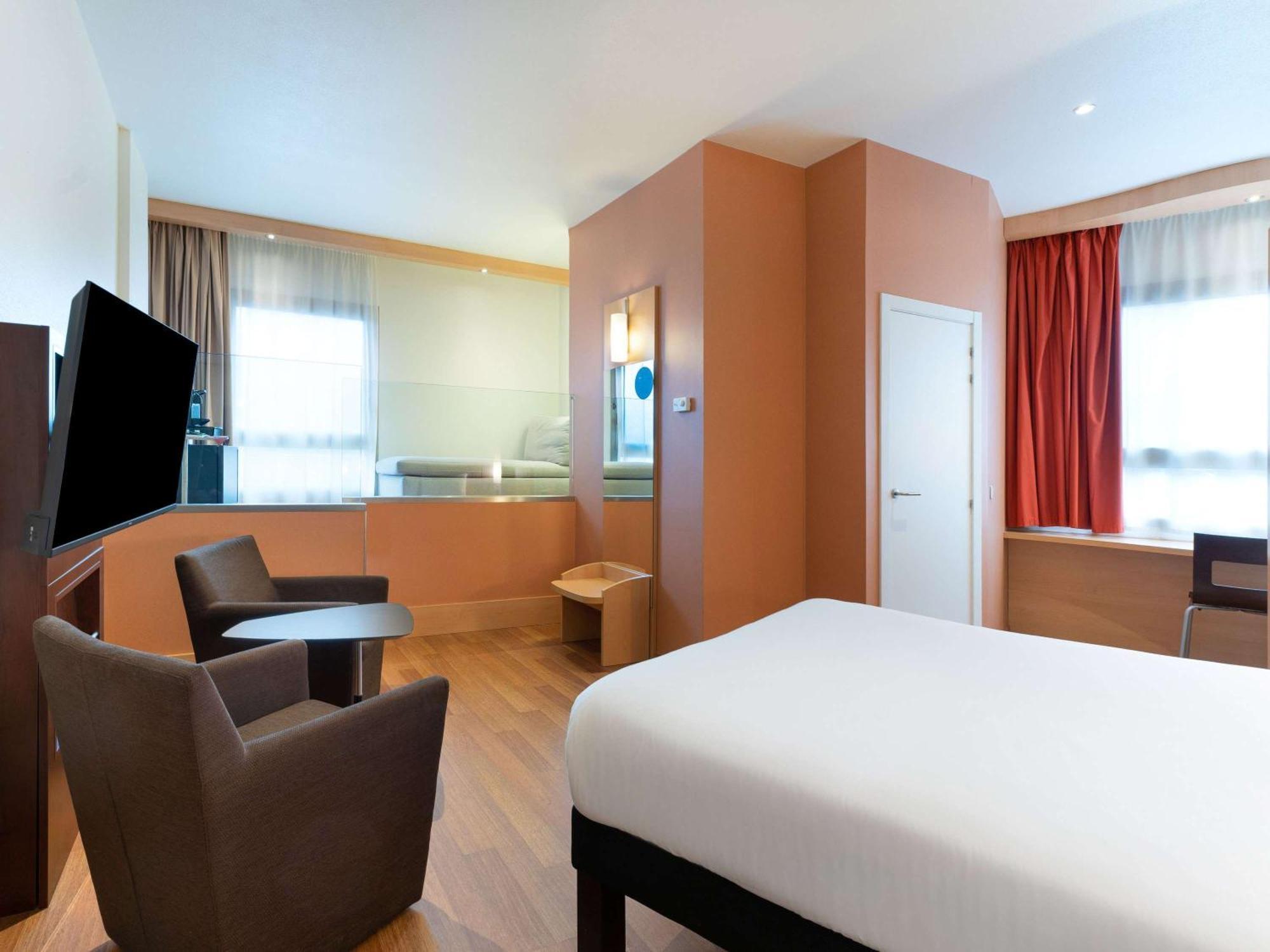 Ibis Centro Ventas 2*